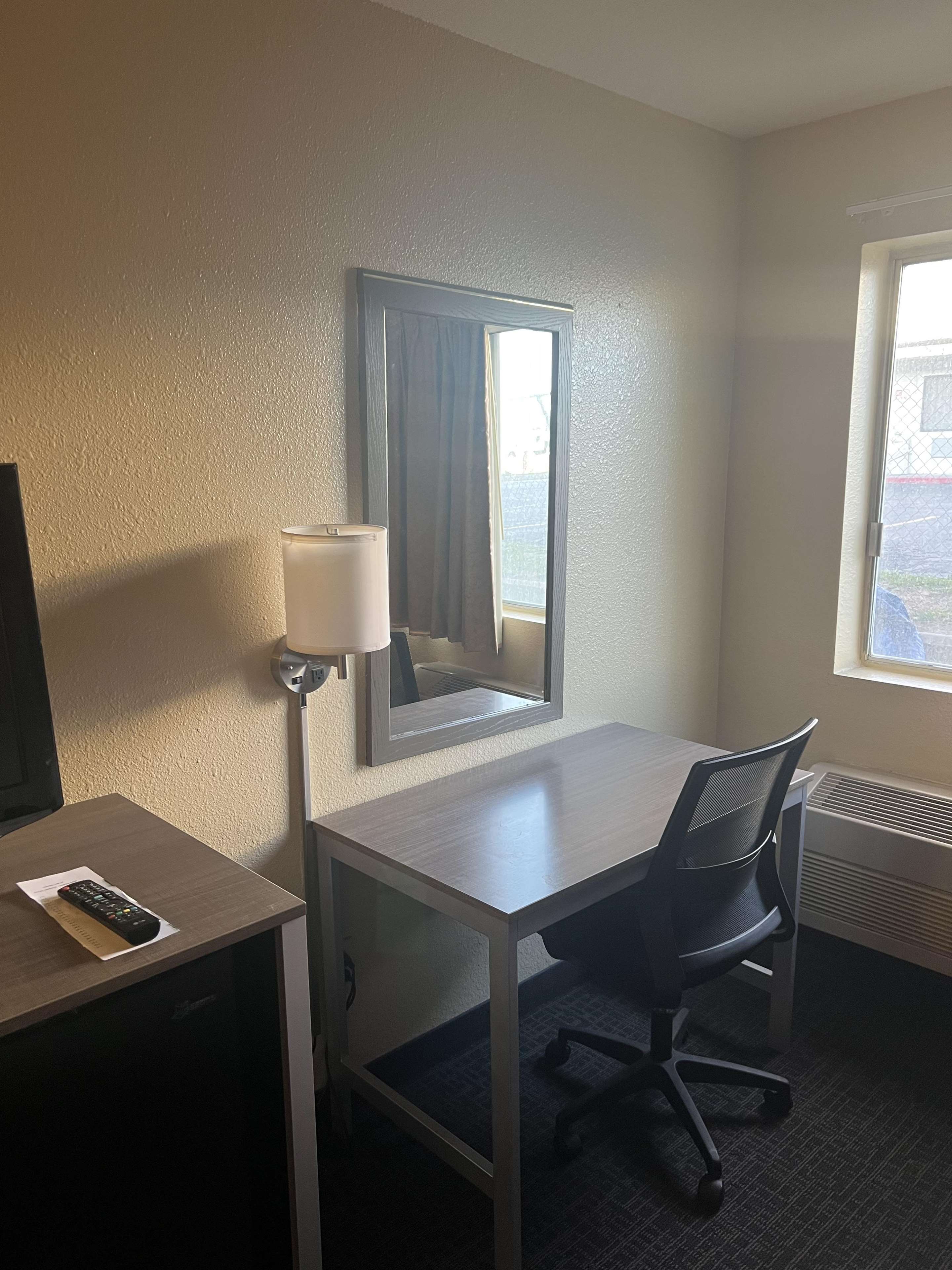 Фото SureStay Hotel by Best Western Wells