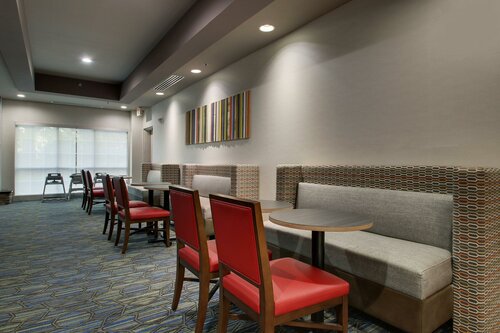 Гостиница Holiday Inn Express Hotel & Suites Middleboro Raynham, an Ihg Hotel