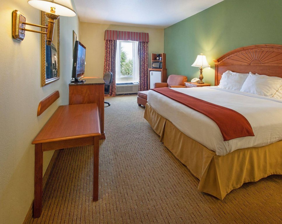 Фото Holiday Inn Express & Suites Port Charlotte, an Ihg Hotel