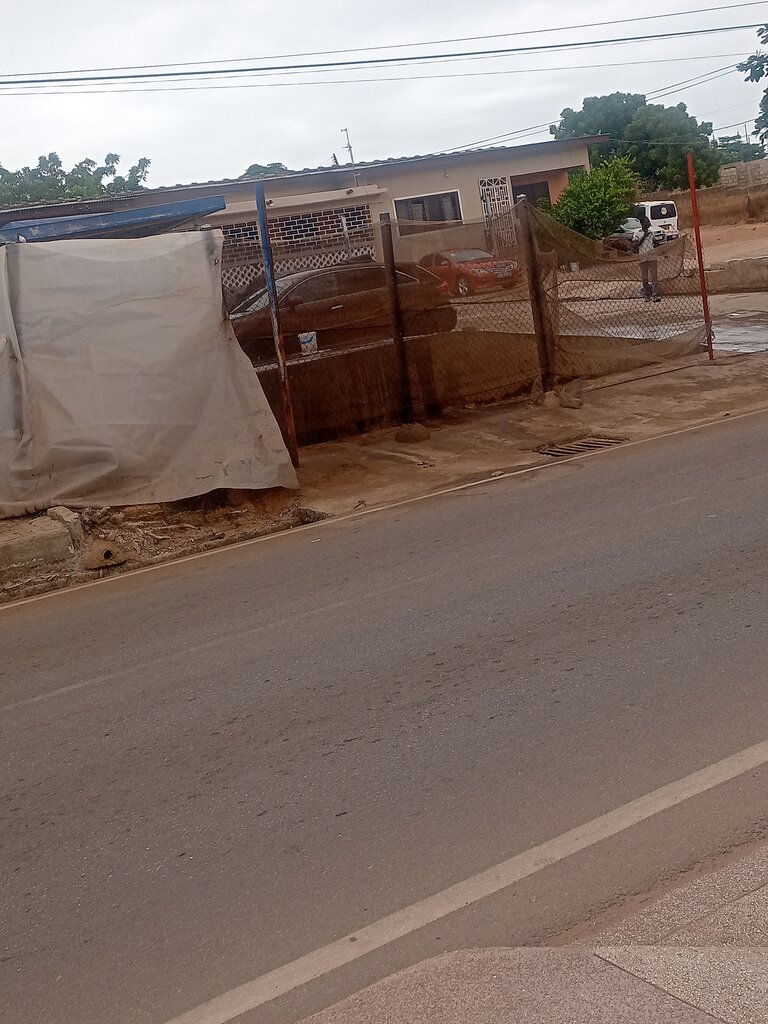 Car wash Saj Kleenex ent, Accra, photo