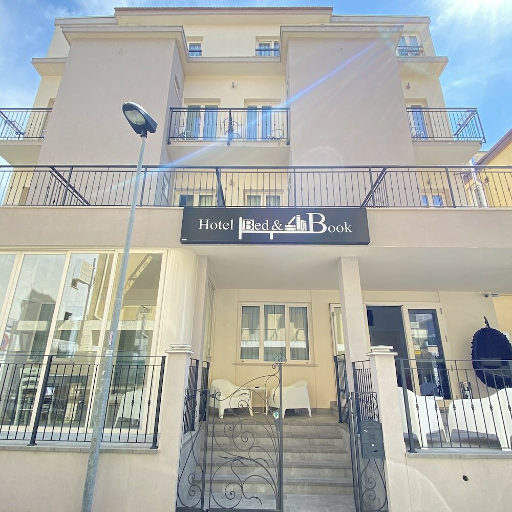 Фото отеля 2