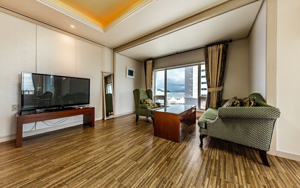 Фото Yeosu Hotel Provence