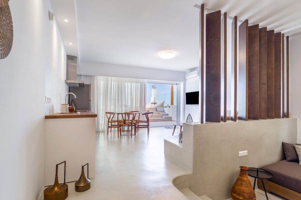 Фото Wave Suite by the Sea