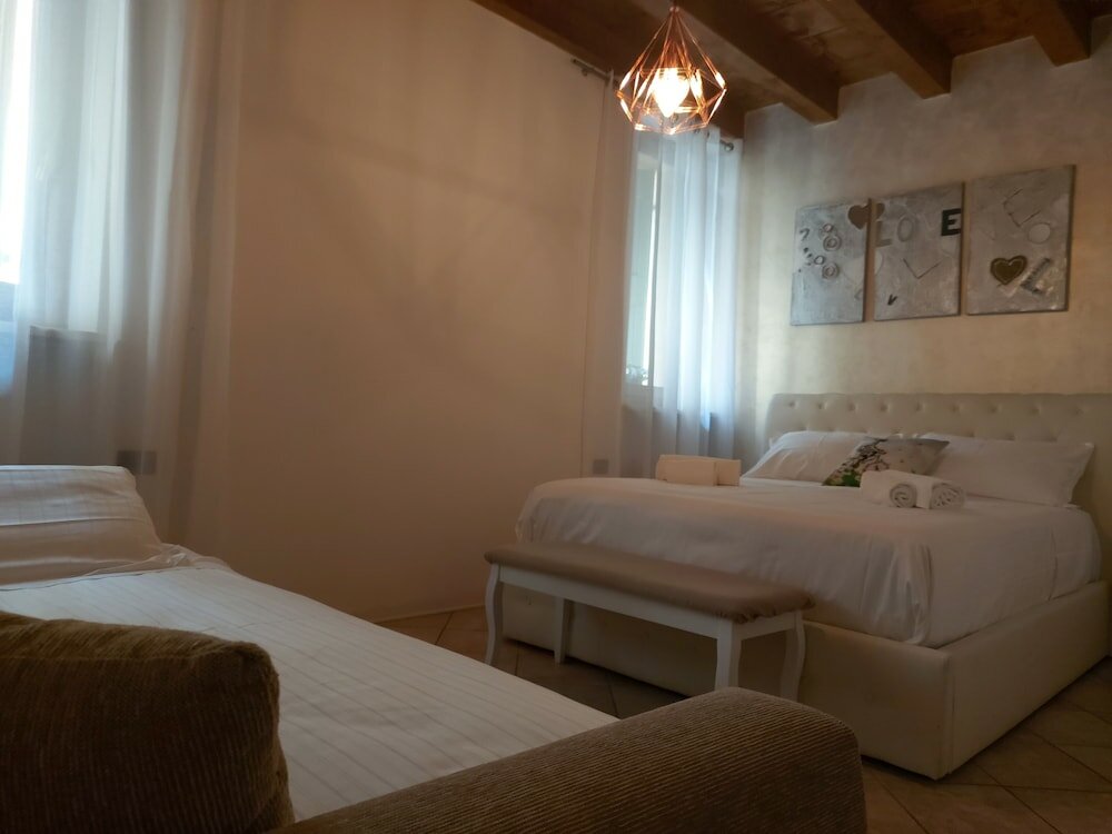 Фото Palazzo Ponte Pietra