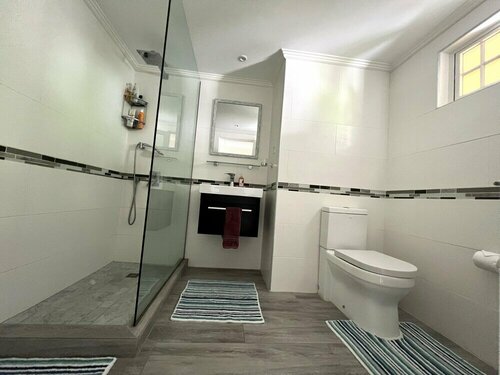 Гостиница Rockley Golf 810 is a 2 Bedroom, 2 Bathroom 1st Floor Apartment With Pool в Бриджтауне