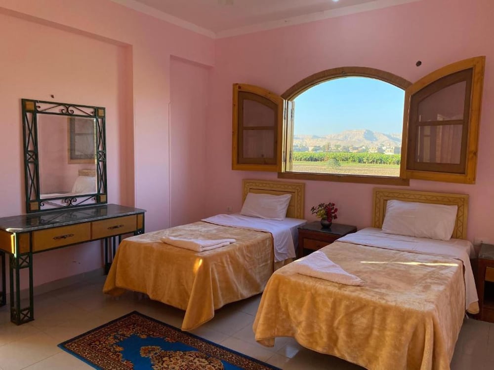 Фото Elsanosy Family Guest House - Luxor