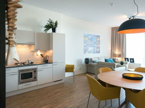 Гостиница Modern Apartment in Den Haag With Spacious Terrace в Гааге