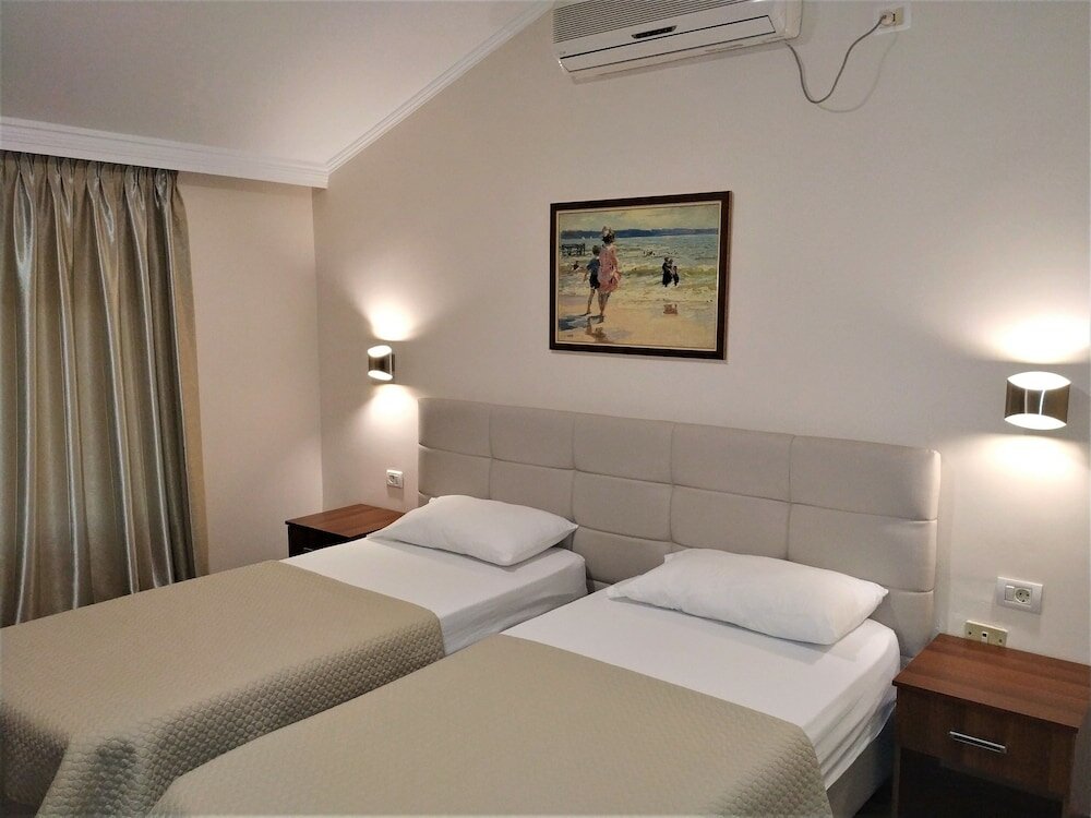 Фото Hotel Viktoria Tirana