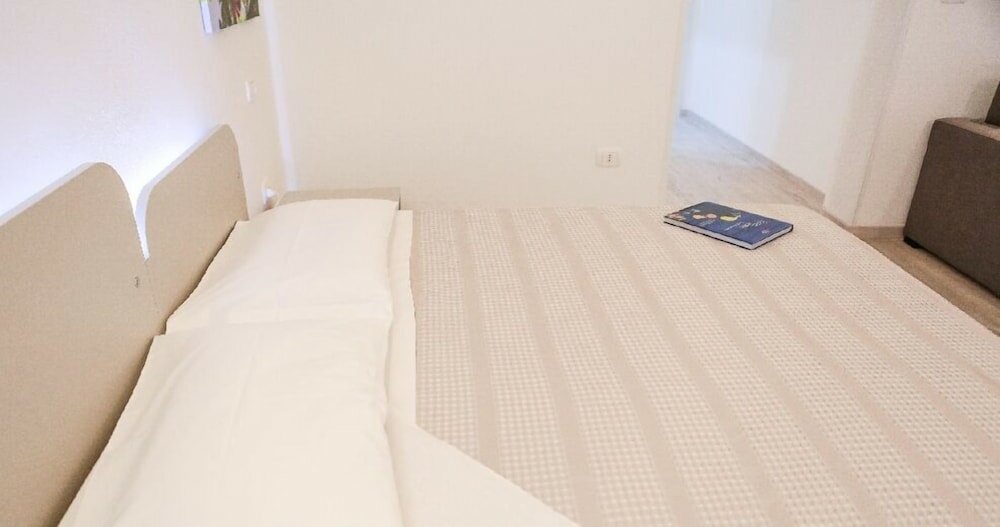 Фото Ailanthus Holiday Suites