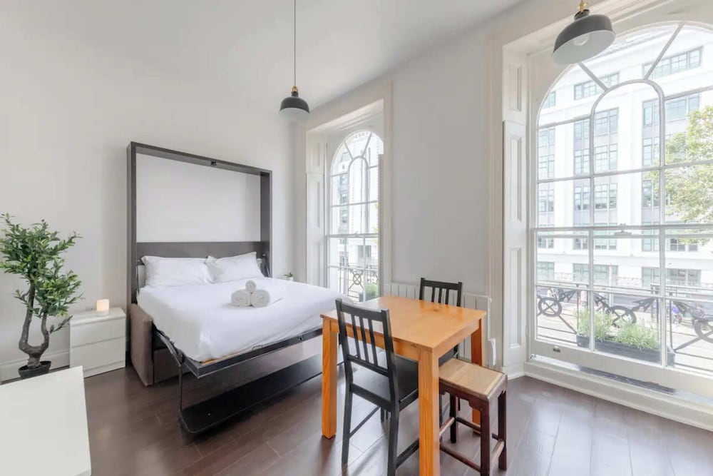 Фото Incredibly Located Studio Flat - Camden Town