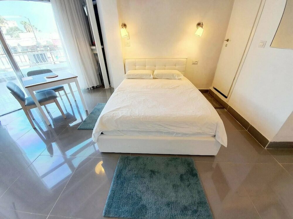 سكن للإيجار اليومي Agas Holiday Apartments Tiberias ، طَبَرِيَّة، صورة