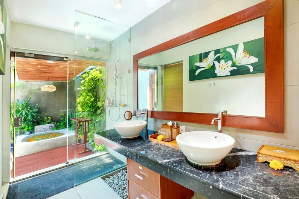 Фото Legian Kriyamaha Villa