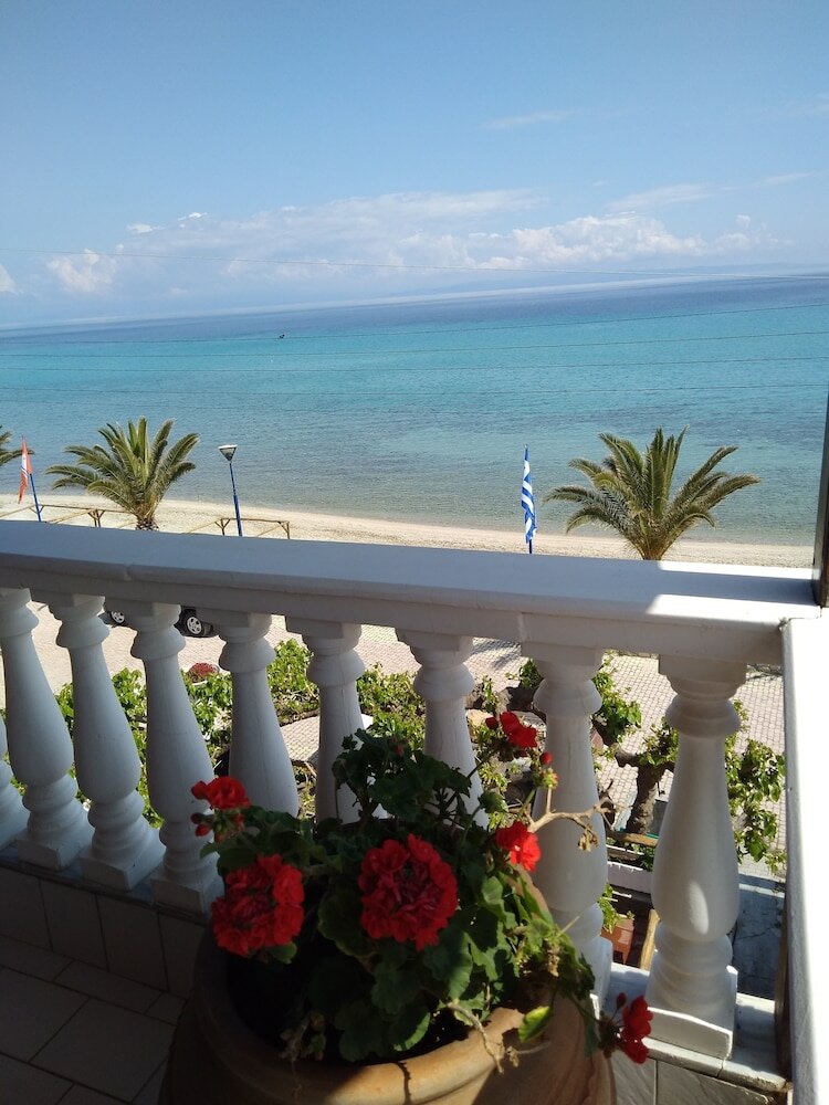 Фото Polychrono Beach Hotel