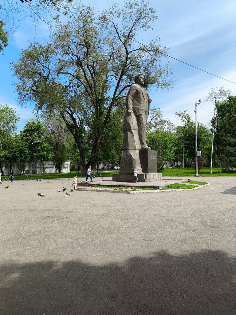 Monument, memorial M. I. Kalinin, Almaty, photo