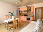 Apart-Comfort (Moskovskiy Avenue, 163к2), short-term housing rental