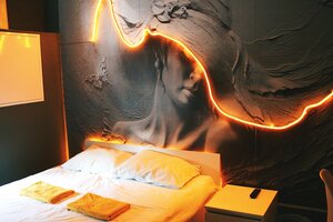 Like Hostel