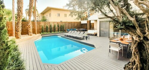 Гостиница Beautiful Villa Swimming Pool 6 Bdrms H3 в Герцлии