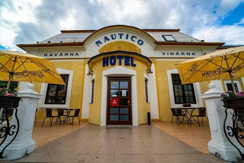 Гостиница Hotel Nautico в Мосте