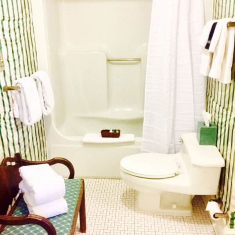 Фото Morehead Inn