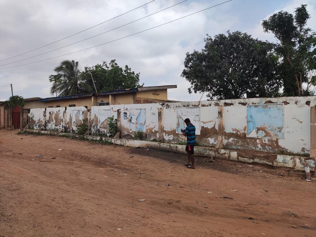 Construction and finishing works Dwen adwen pa, Earth, photo