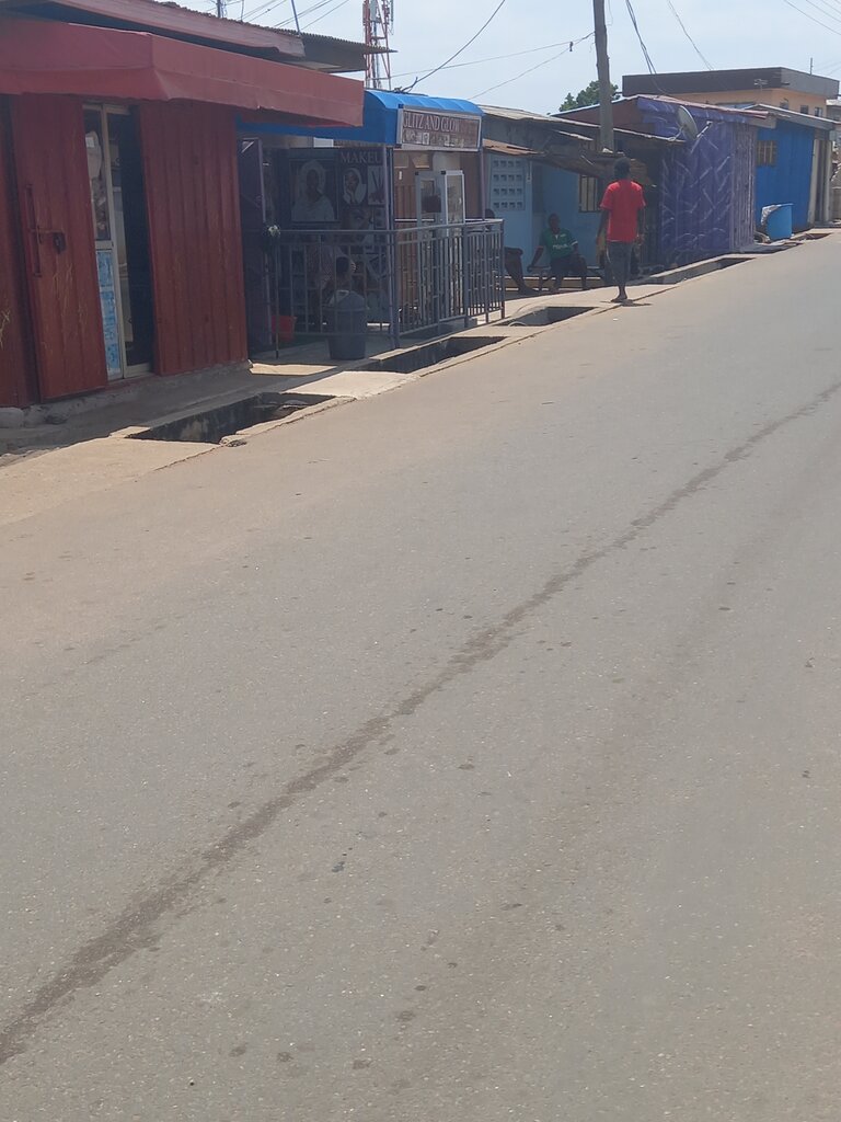 Beauty salon Glitz and glow, Accra, photo