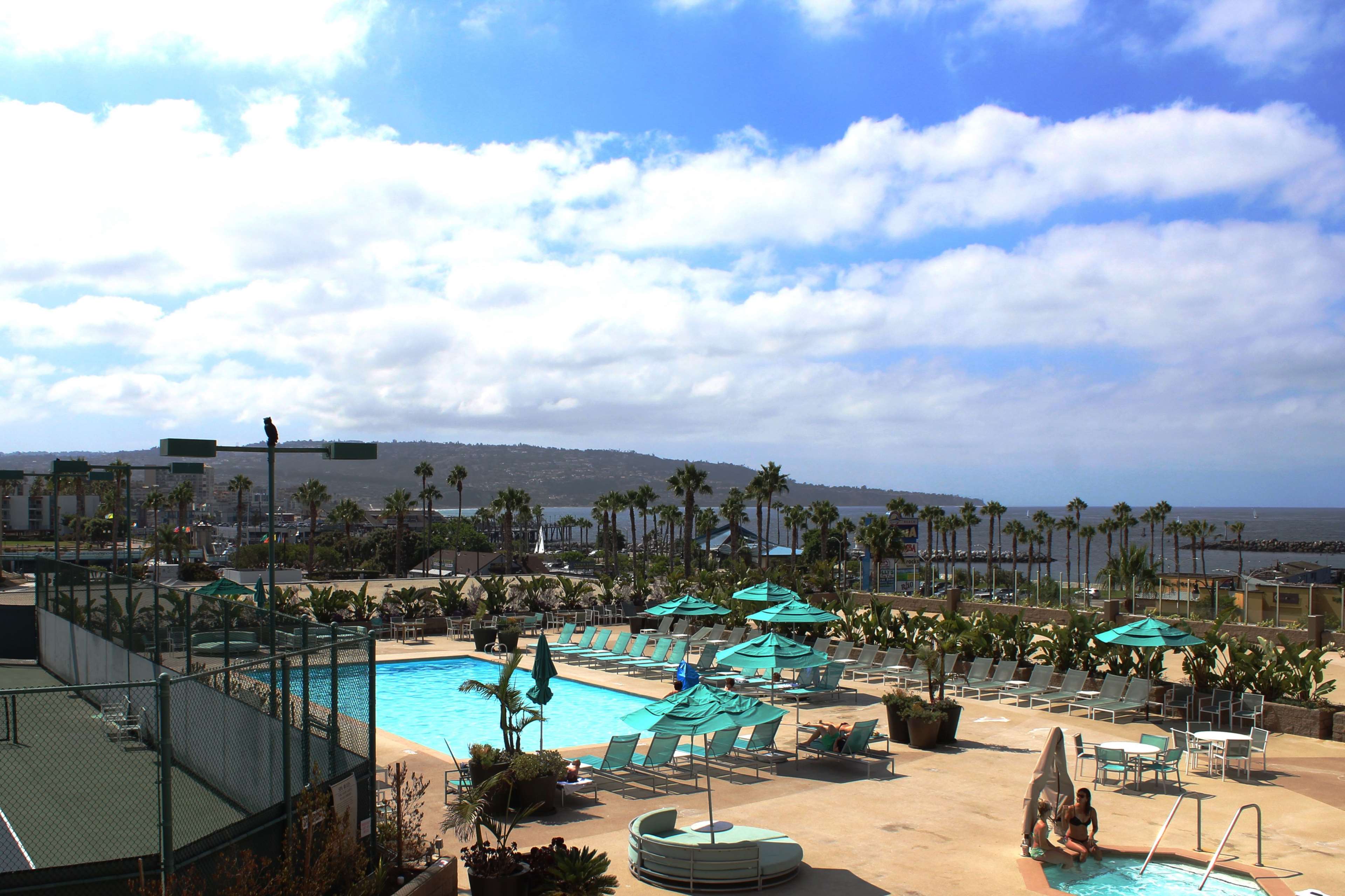 Фото Sonesta Redondo Beach & Marina