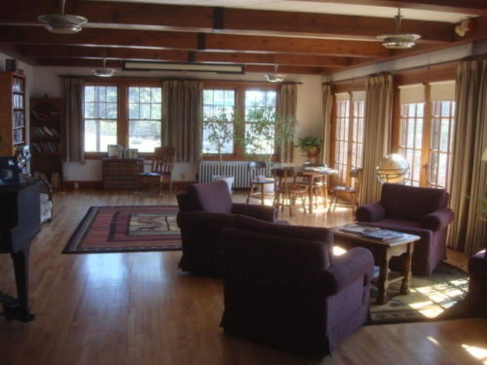 Фото Cascade Lodge