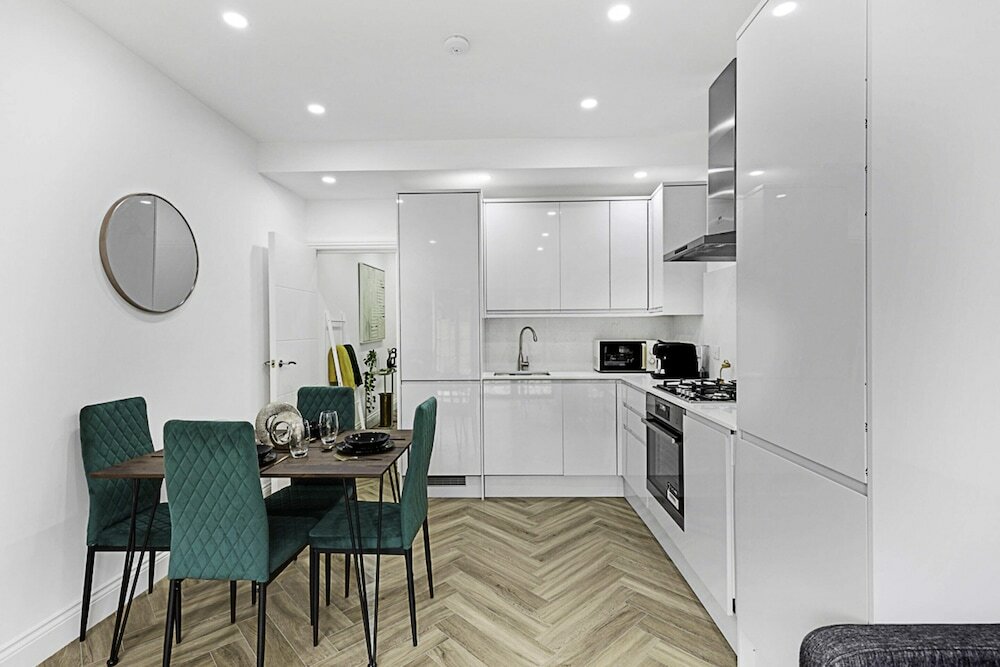 Фото Beautiful 3 Bed Abode in Hanwell