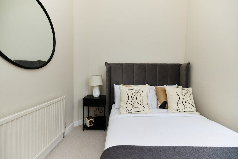 Фото The Wandsworth Gem - Astonishing 3bdr Flat
