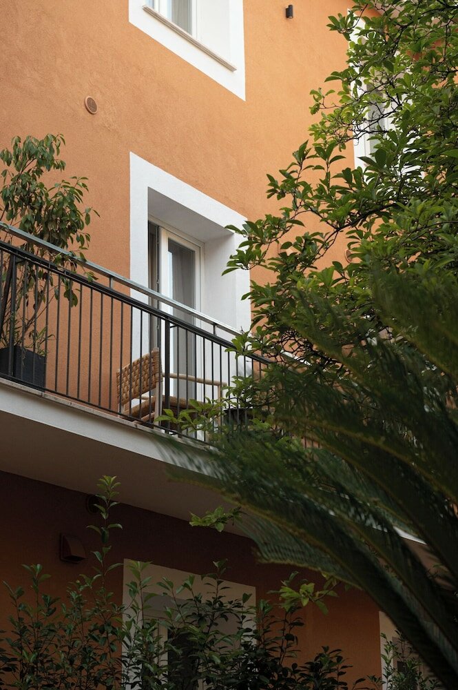 Фото The Sanctuary Urban Retreat