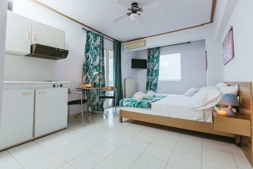 Фото Happy Days Hotel Christina