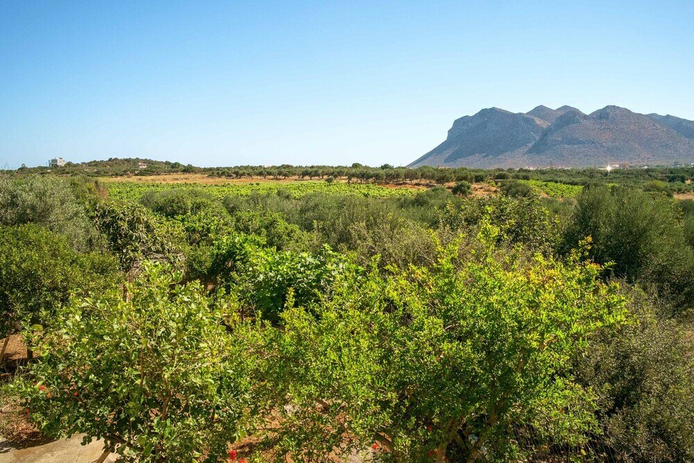 Фото Gorgeous Stone Cottage by the sea
