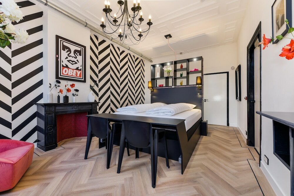 Фото The Monument Hotel