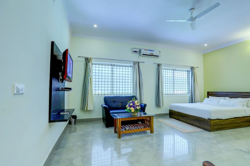 Фото Ezzenza Royal Garden Brindavan Resort