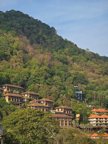 Внешний вид отеля JonoX Phuket Karon Hotel  в Кароне, фото 4