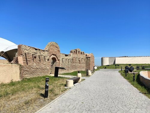 Atracción The ancient city of Shymkent, , foto
