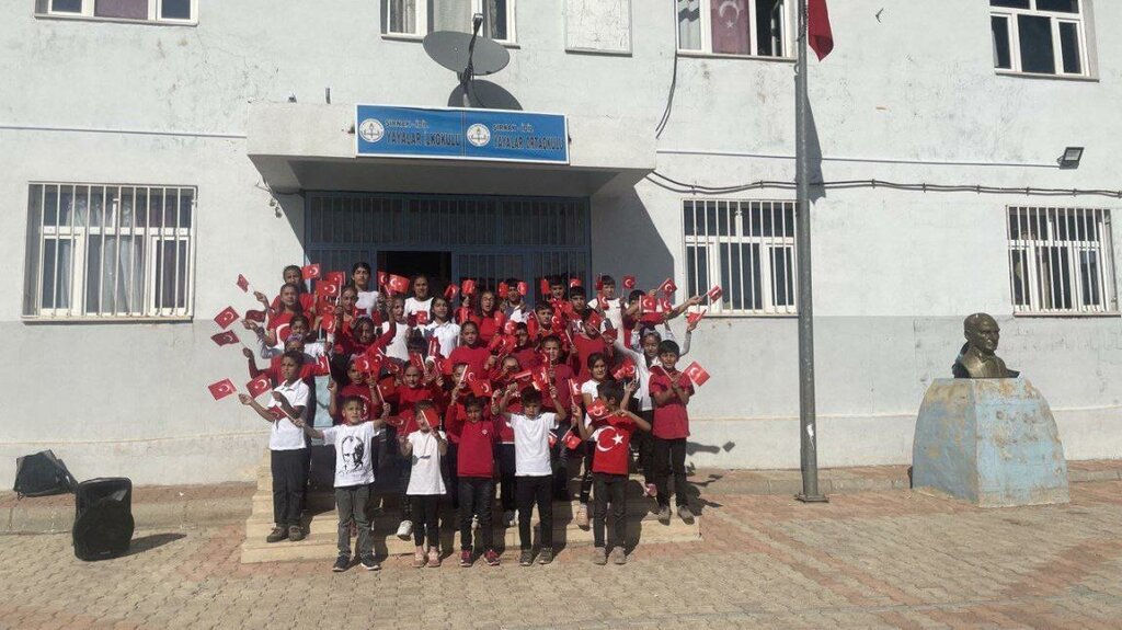 School Yayalar Middle School, Idil, photo