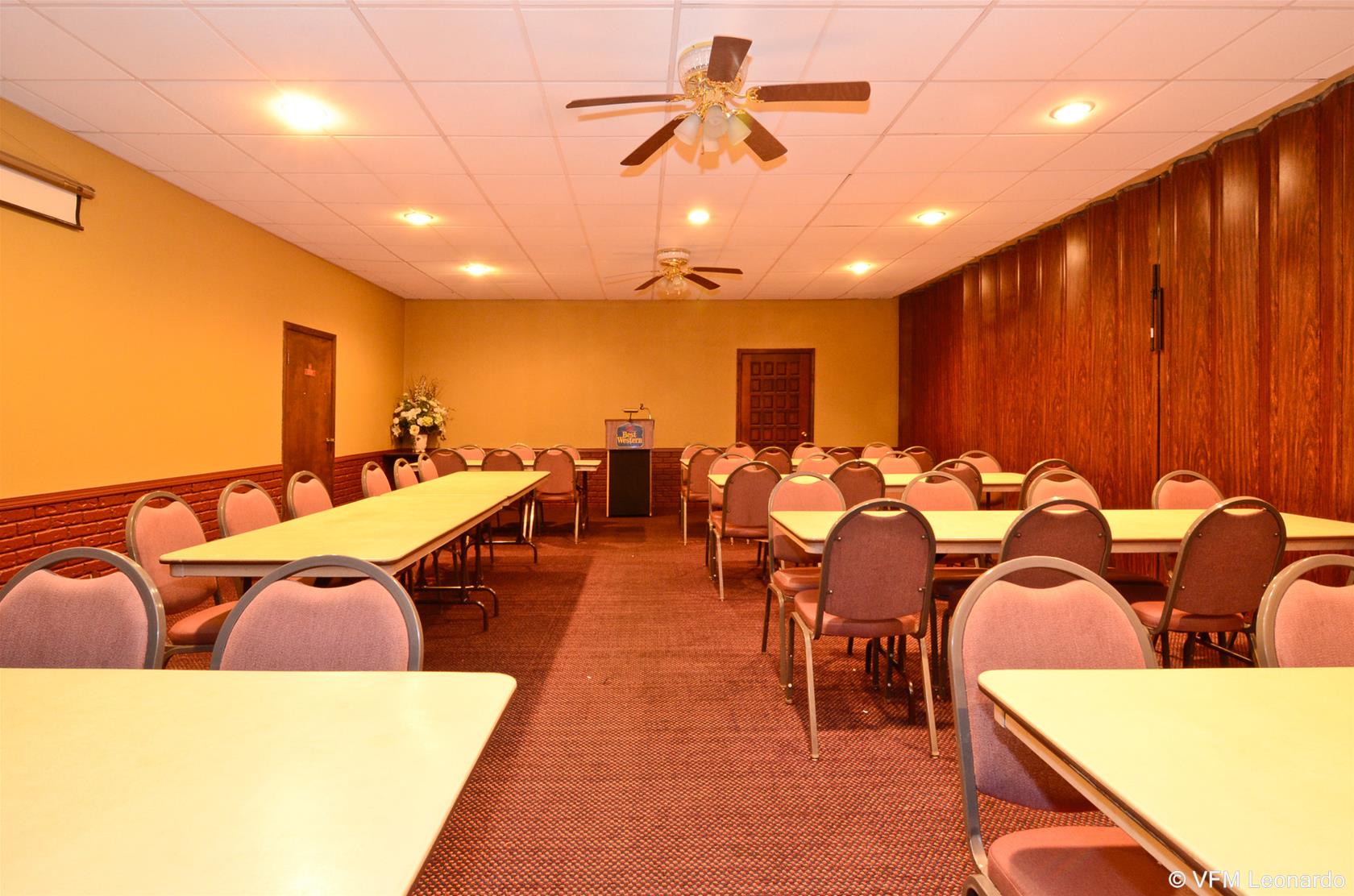 Фото Americas Best Value Inn Iola