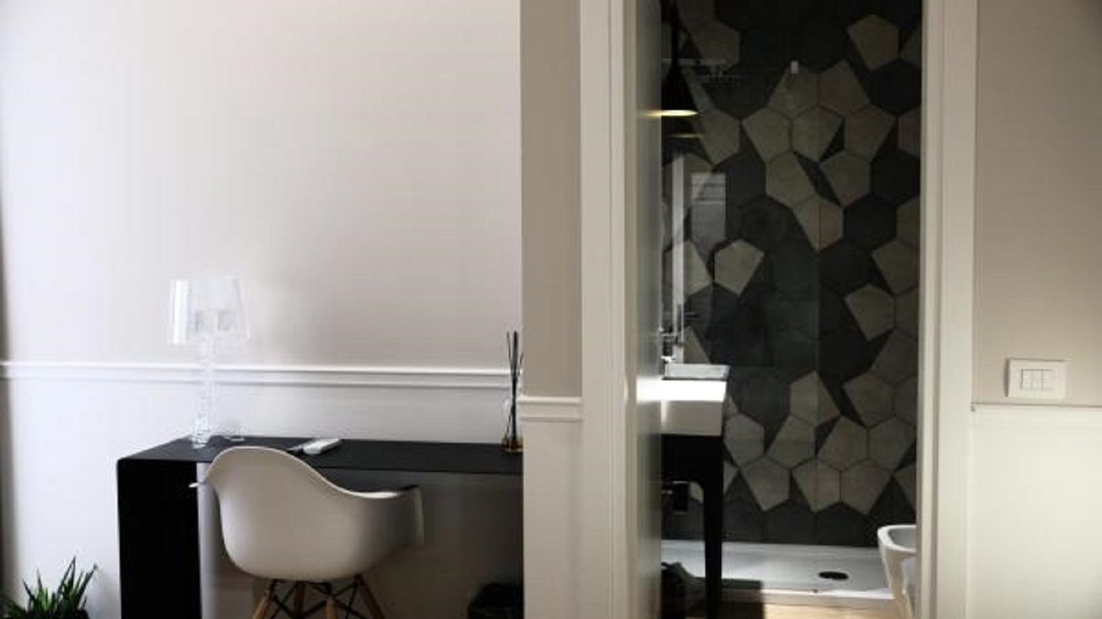 Фото Отель Five Boutique Rooms