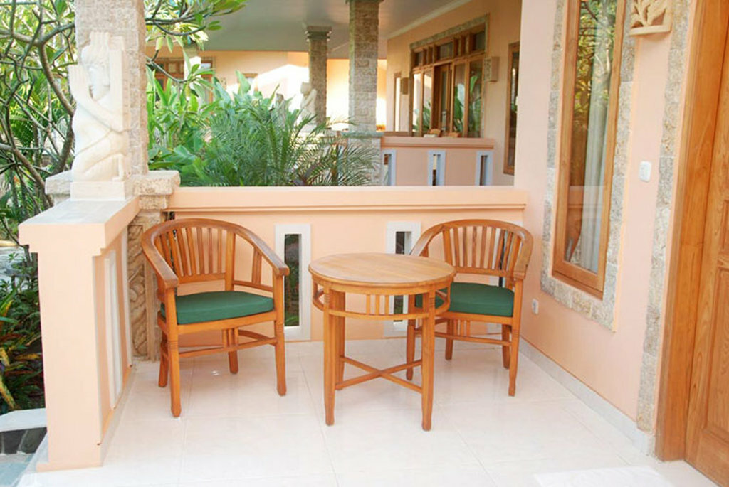 Фото Poinciana Resort Bali