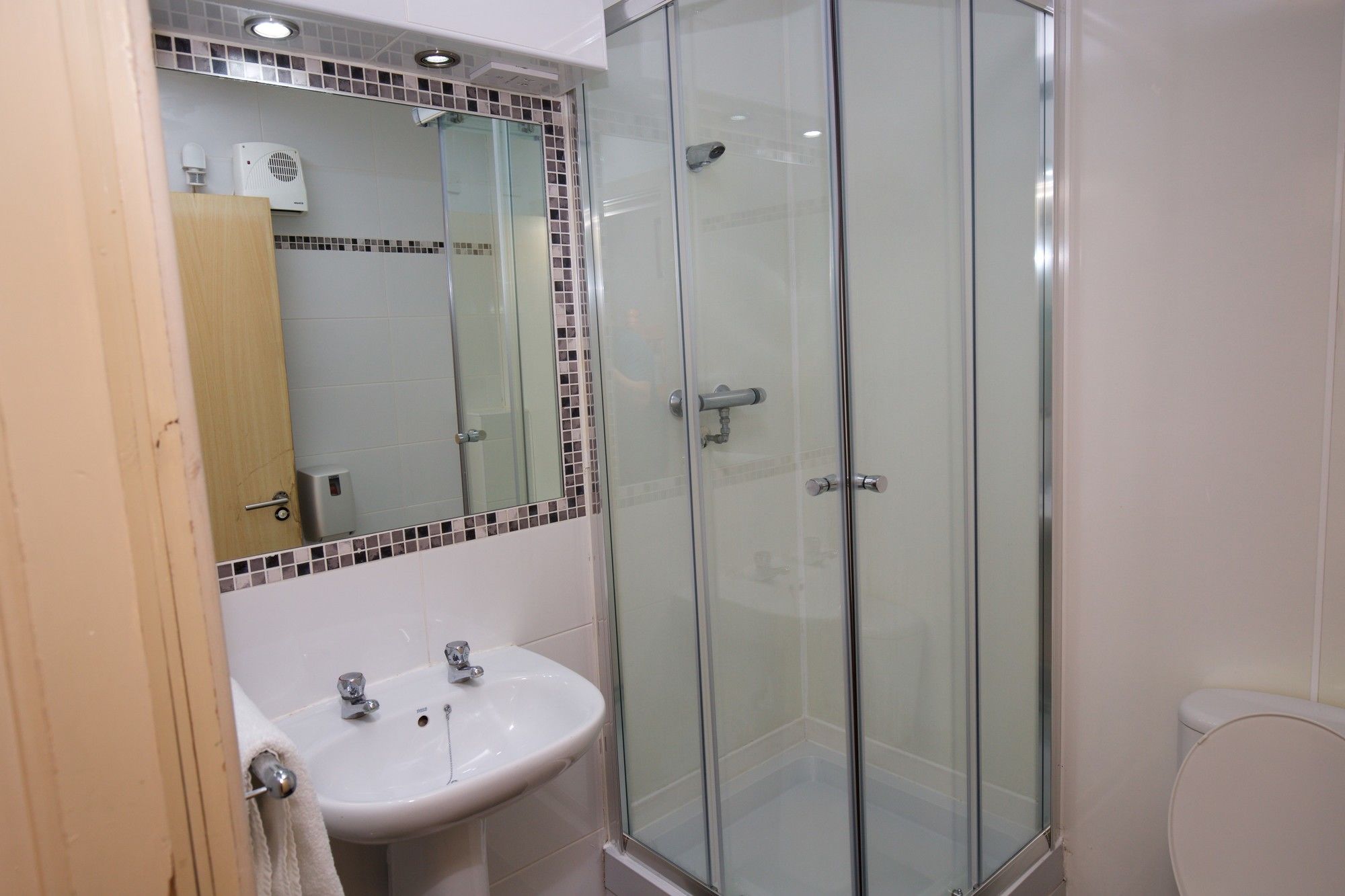 Фото International Inn