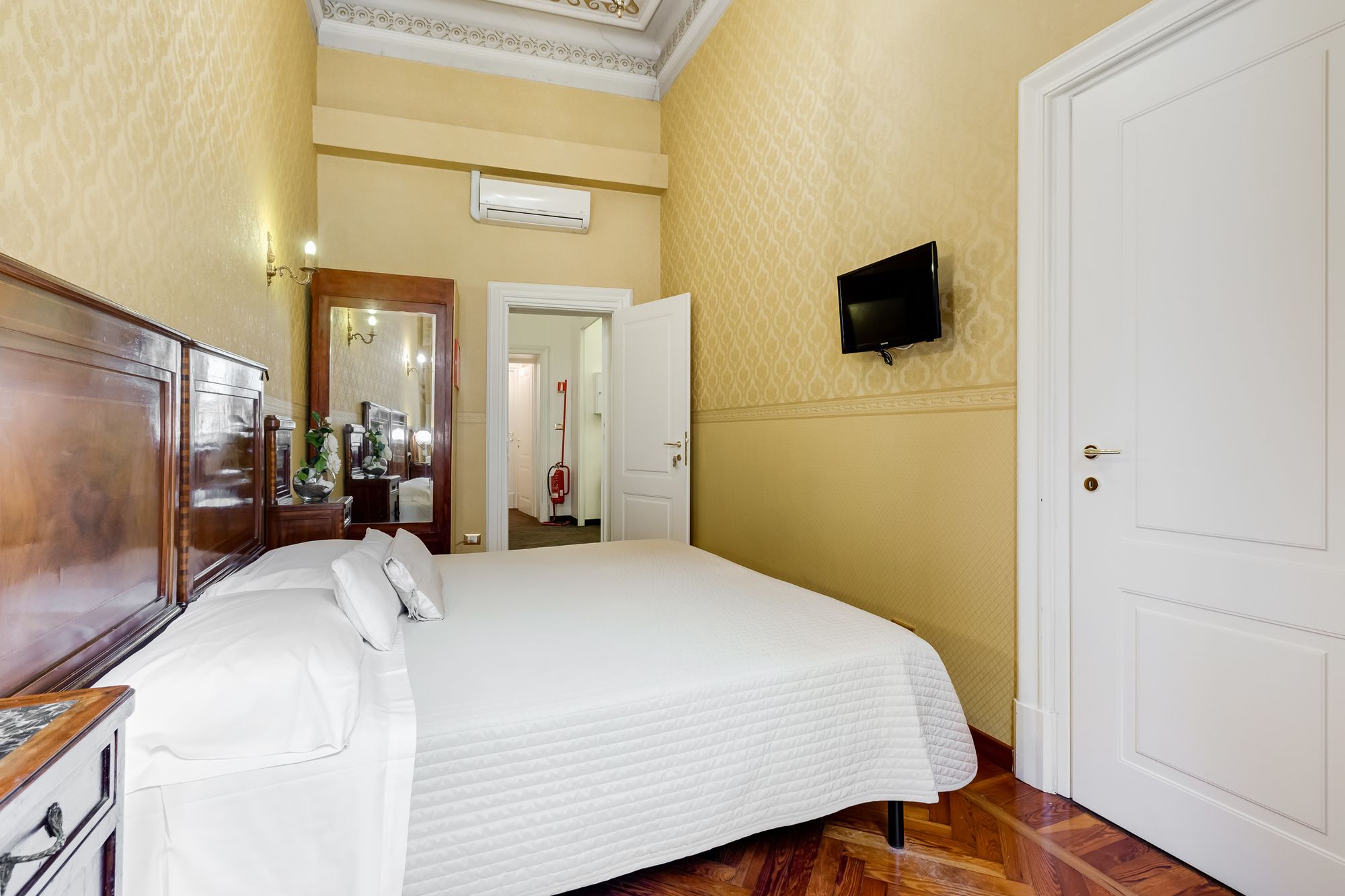 Фото Affreschi Su Roma Luxury B&b