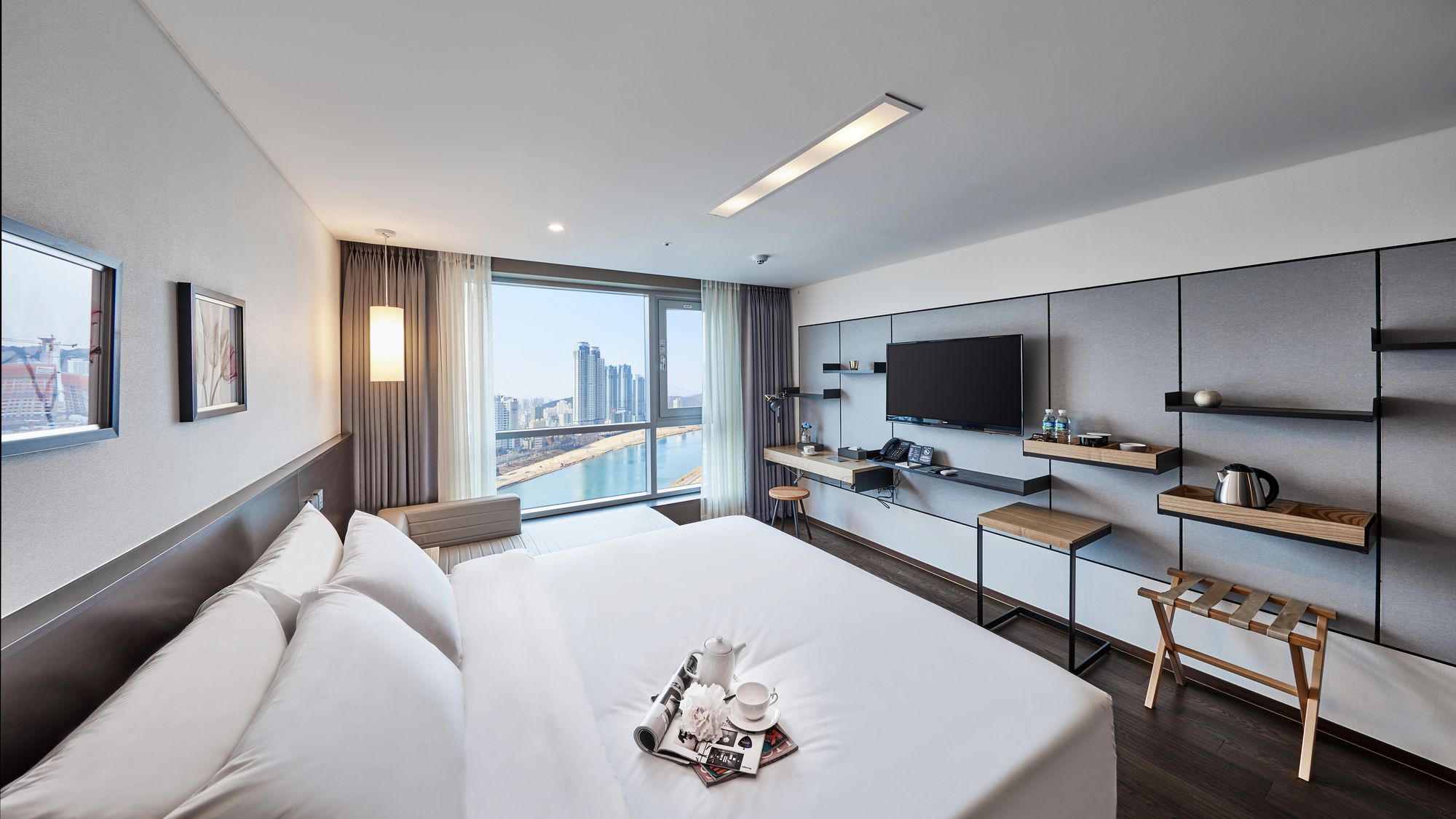 Фото Hotel Riverside