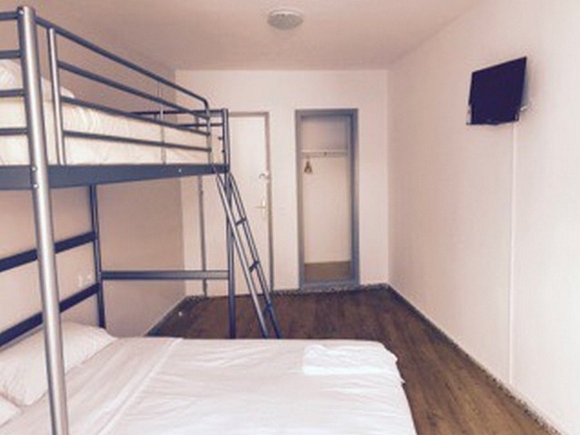 Фото Hostel Bohemia