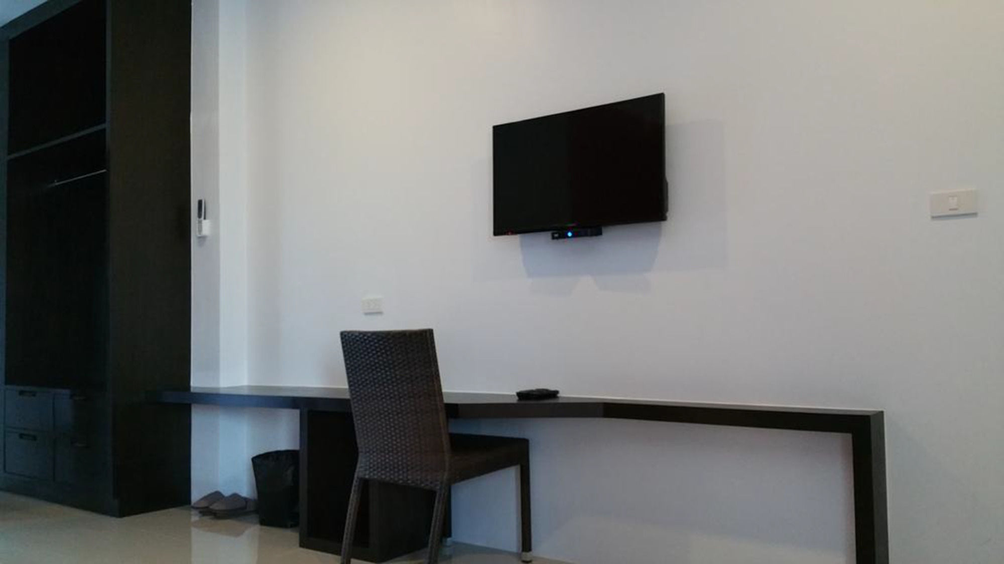 Фото Phuket Airport Place