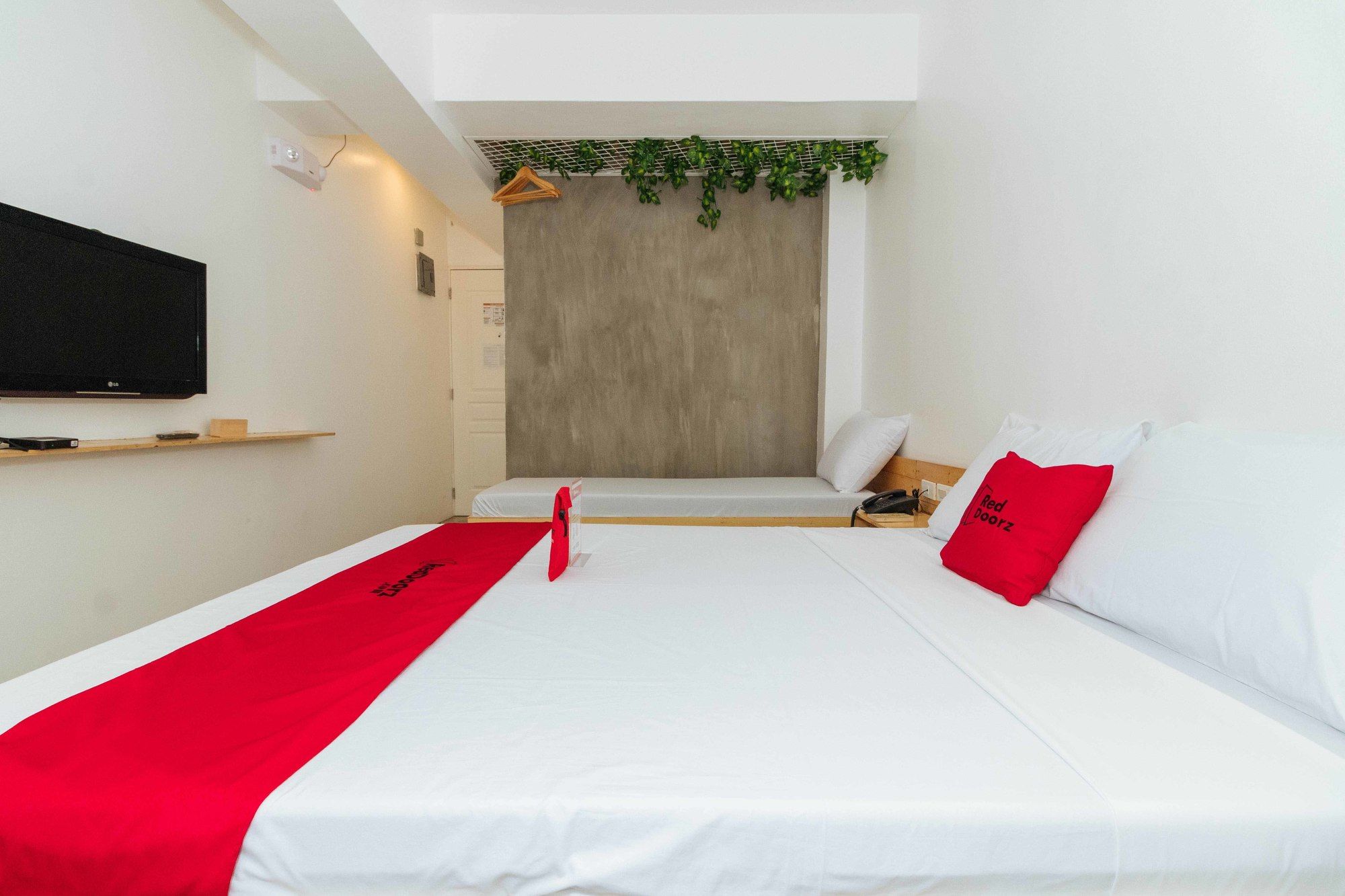 Фото RedDoorz Plus @ Boni Avenue Mandaluyong