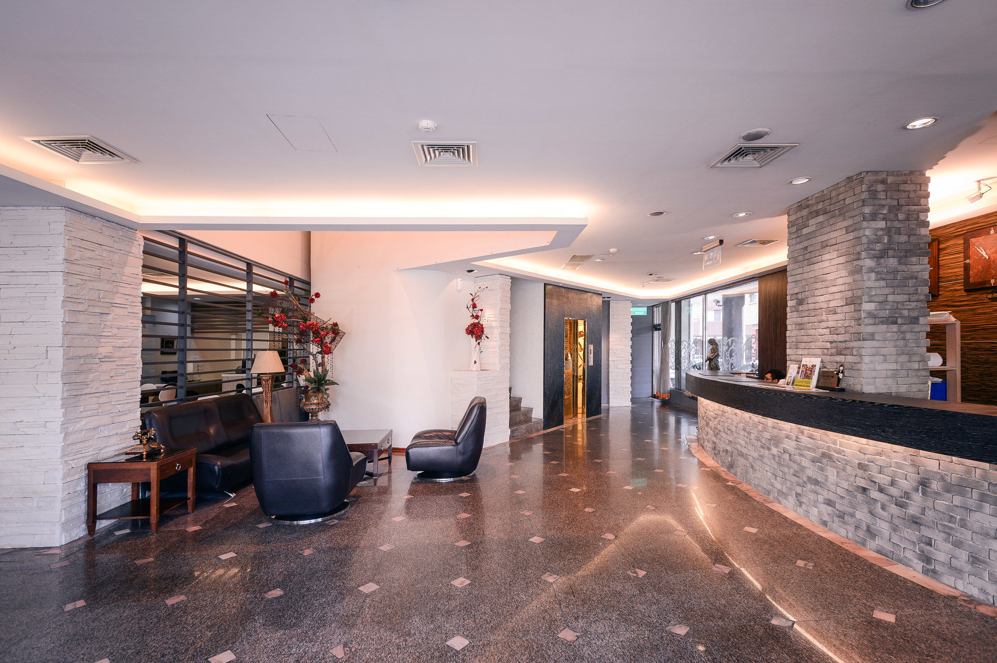 Фото Waugh Den Hotel
