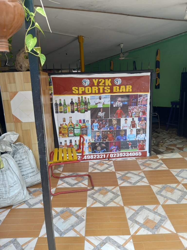 Bar, pub Y2k, Accra, photo