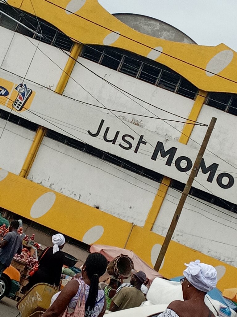 Money transfers Just momo, Accra, photo
