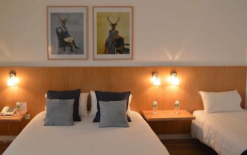 Гостиница Hotel Restaurant Les Sittelles в Ле-Мане